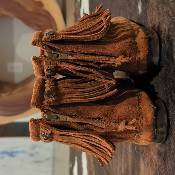 Minnetonka suede moccasin fringe booties women's 7 - Picture 6 of 11